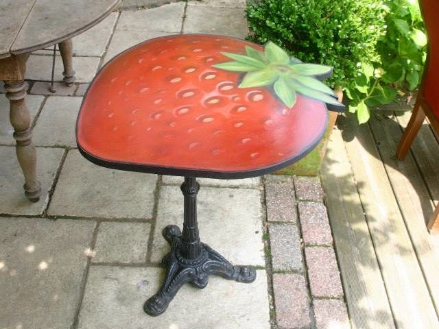 Déco table bistro fraise peinte à la main